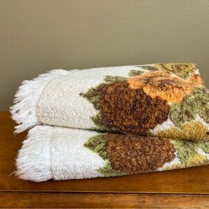 Canon Floral Bath Towels - White, Brown, Green VTG